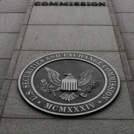 SEC Hentikan Sementara Dua Produk Investasi Berbasis Crypto