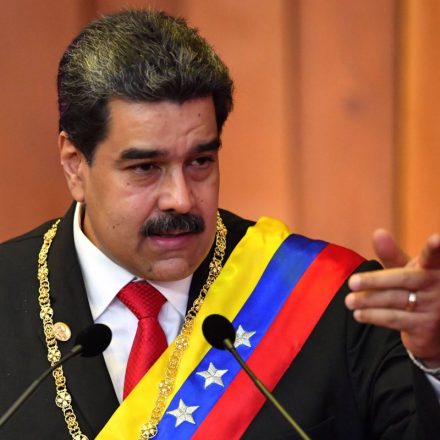 Maduro Perintahkan Bank of Venezuela Untuk Menerima Petro