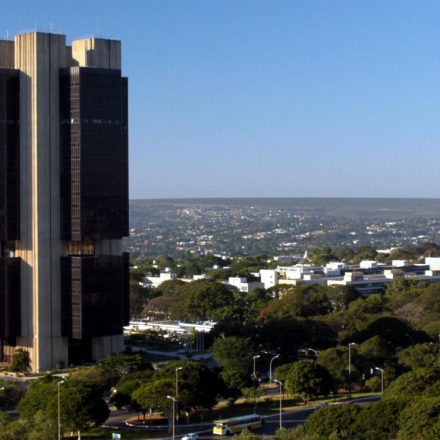 Bank Sentral Brasil Mengadopsi Pedoman IMF
